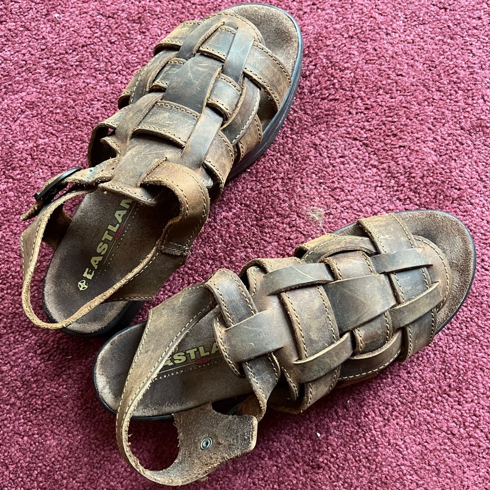 Eastland distressed leather fisherman sandals